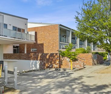 A modern townhouse designed for effortless living - Photo 1