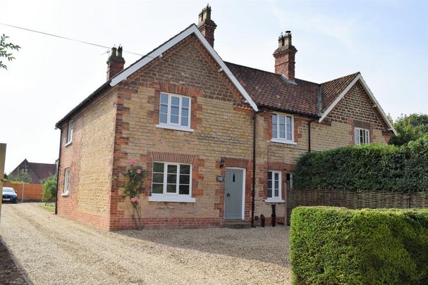 3 bedroom semi-detached house to rent - Photo 1