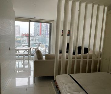 Studio Flat, Pan Peninsula Square, E14 - Photo 3