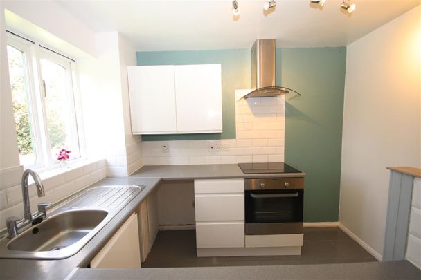 2 bedroom Flat to let - Photo 1