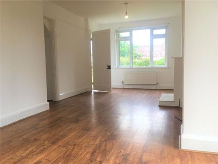 3 bedroom semi-detached house to rent - Photo 2