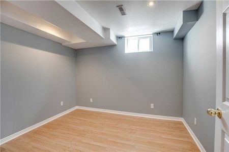 For Lease - 548 Garden Walk (Lower) Walk, Mississauga, Ontario - Photo 3