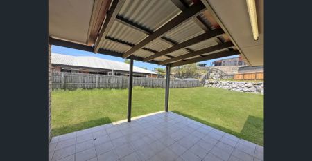 Freshly Renovated Four Bedroom Home with Huge Backyard! - Photo 3