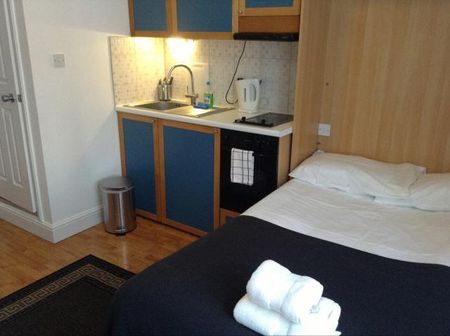 Studio to rent - Photo 3