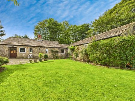2 bedroom detached bungalow to rent - Photo 2