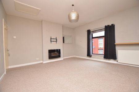 2 Bedroom Terraced House - Photo 4