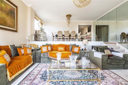 3 bedroom flat to rent - Photo 4