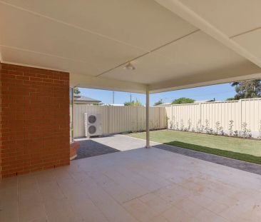 “Spacious family home in Dovar Gardens!” - Photo 1