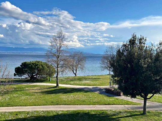 Splendide 3.5p de standing neuf avec vue imprenable sur le lac - Photo 1