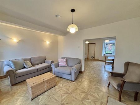 3 bedroom end of terrace house to rent - Photo 3