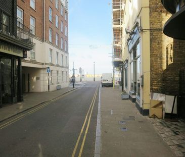 Flat to rent on - Photo 3