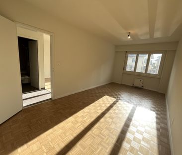 Beau 2.5 pièces rénové à Yens - Photo 3