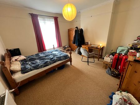 3 bedroom apartment to rent - Photo 3