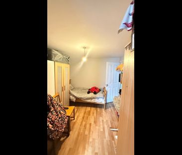 4 Bed End Terrace, Mitcham Road, CR0 - Photo 6