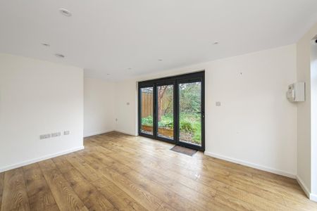 4 bedroom detached house to rent - Photo 3