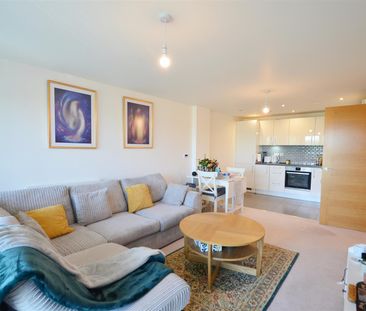 2 bedroom apartment - Photo 2