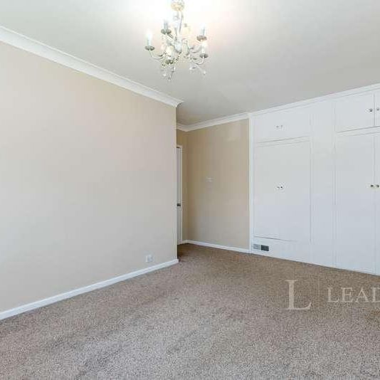 St Marys, Victoria Road, Weybridge, KT13 - Photo 1