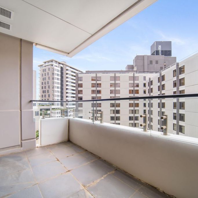 Stylish One Bedroom Apartment with Stunning District and Parkland Views - Photo 1