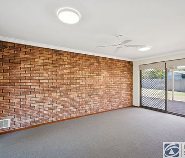 Freshly Refurbished 3-Bedroom Home - Move-In Ready! - Photo 3