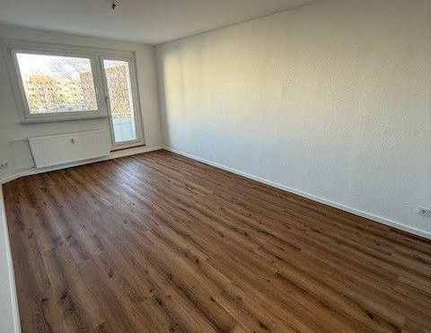 *FRISCH RENOVIERT* 2-Raum Wohnung mit Wannenbad - Photo 1