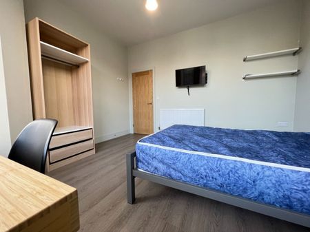 3 bed Apartment for Rent - Photo 5