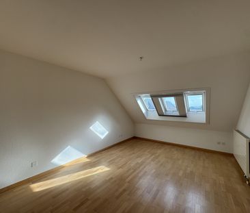 Helle 5.5-Zimmerwohnung im DG mit grosszügigem Grundriss in Hausen ... - Photo 6