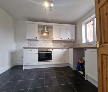 3 bedroom end of terrace house to rent - Photo 6