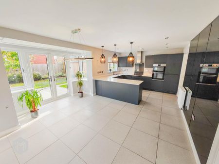 4 bedroom detached house to rent - Photo 5