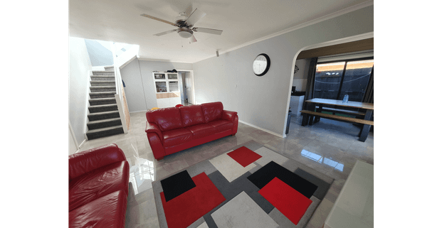 Double storey 4 bedroom 450 per week available 1 Dec - Photo 1