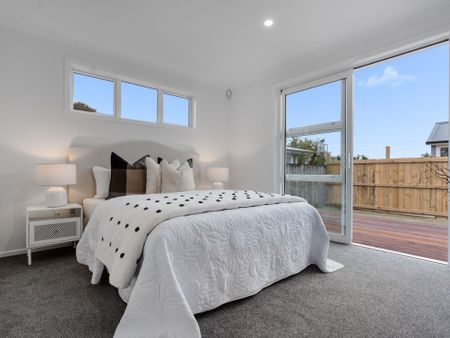 Brand New! - Photo 4