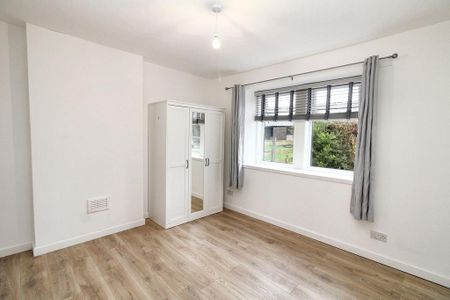 4 bedroom semi-detached bungalow to rent - Photo 5