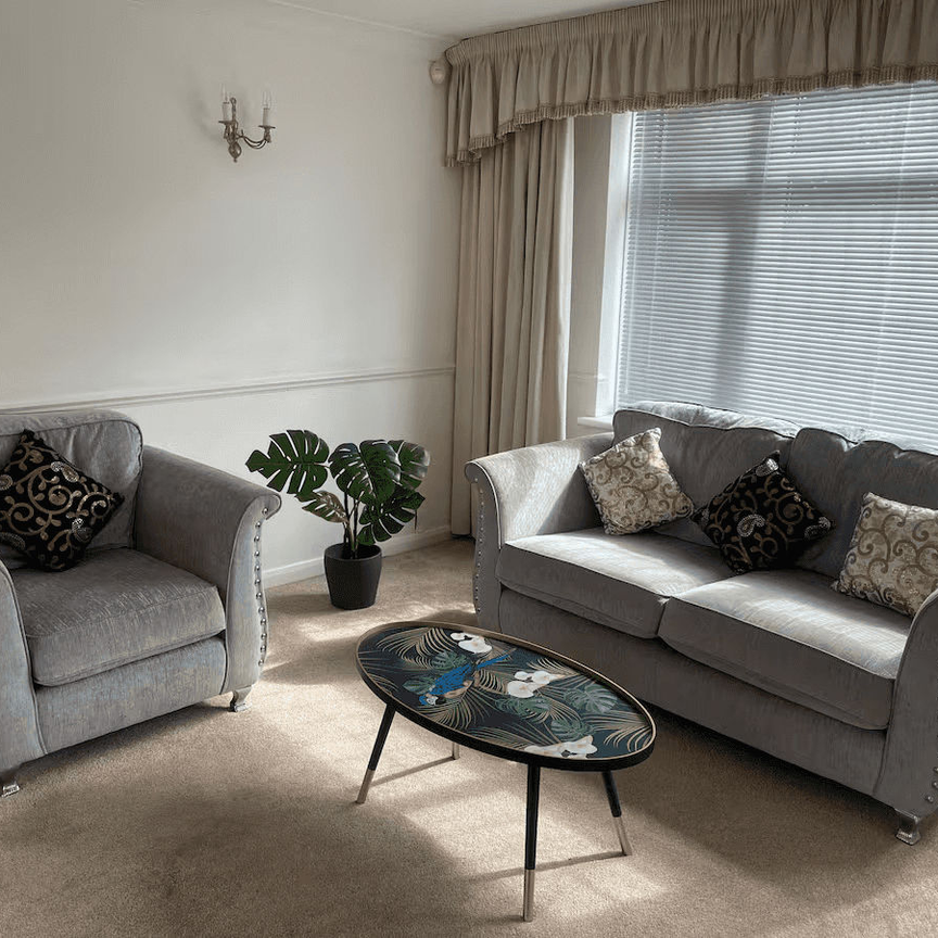 Ramsay Gardens, Romford, RM3 - Photo 1