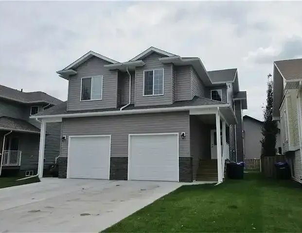 4 bedroom House in Olds | Olds - Photo 1