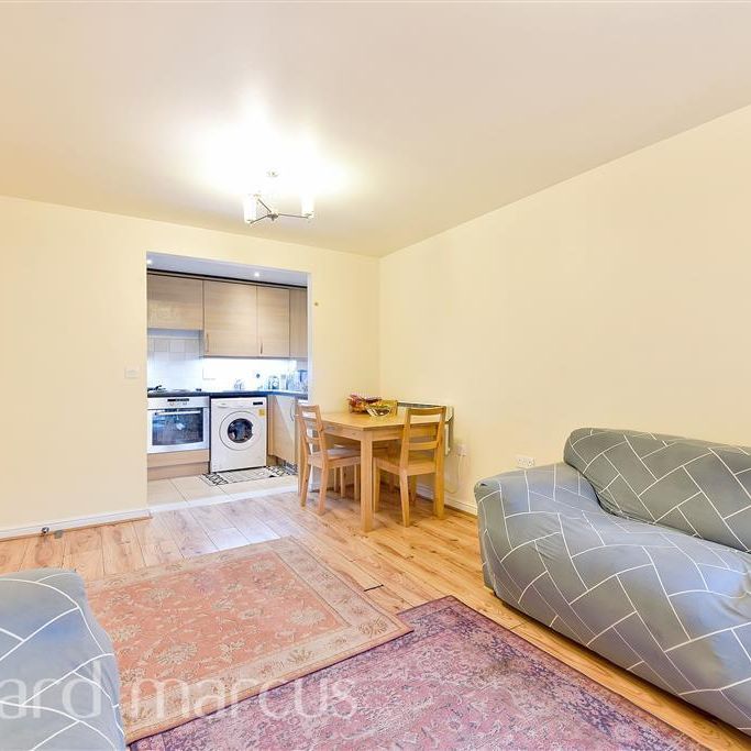 Berberis House, Highfield Road, Feltham - Photo 1