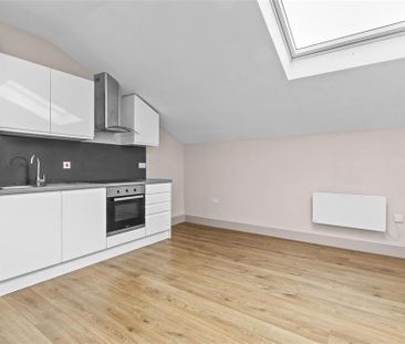 Cube House, Quilters Way, Stoke Mandeville - Photo 2