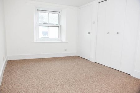 1 bedroom semi-detached house to rent - Photo 2