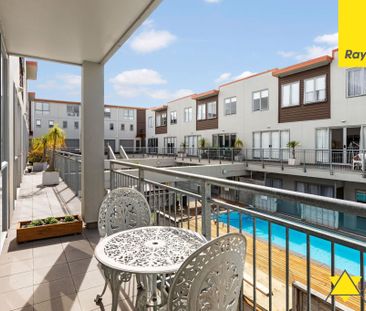 Excellent 1-Bedroom Apartment: Pool Access, Storage & Two Car Parks... - Photo 2