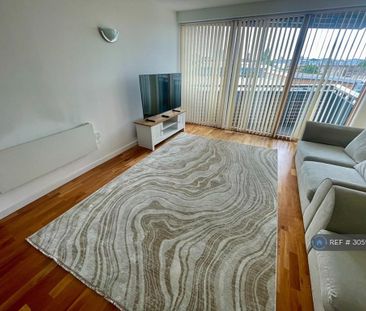 2 bedroom flat to rent - Photo 1