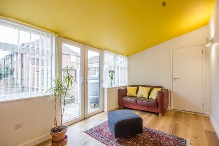 1 bedroom in a house share to rent - Photo 4