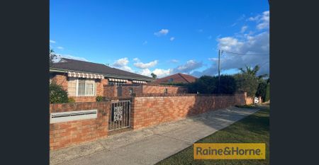 LOCATION LOCATION LOCATION - BETWEEN THE SHOPS AND BEACH - Photo 5