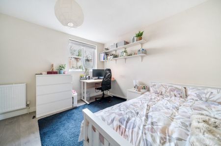 5 Bed End Terrace, Thackeray Road, SO17 - Photo 5