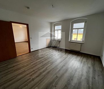 Schicke Dachgeschoss 3-Raum Wohnung mit *Küchenzeile! Nahe der Innenstadt! - Foto 1