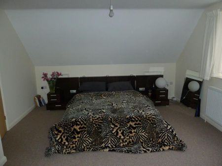 4 bedroom semi-detached bungalow to rent - Photo 4