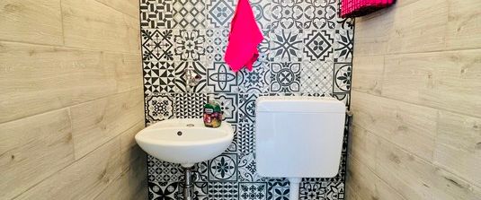 Hochwertig sanierte & möblierte 2-Zimmer-Wohnung mit atemberaubender Aussicht - Foto 1