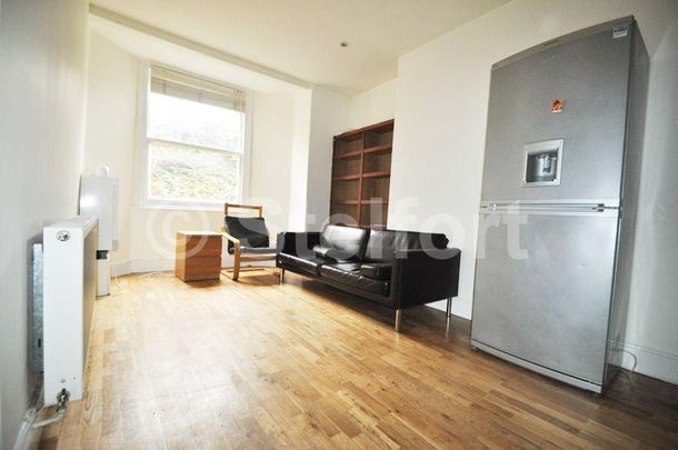 3 bedroom flat to rent - Photo 1