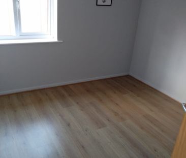 2 Bed Flat, Brook Court, NG7 - Photo 2