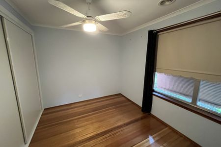 CHARMING 3 BEDROOM HOME - Photo 2