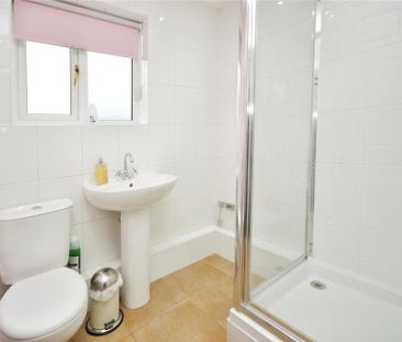 2 bedroom semi-detached house to rent - Photo 3