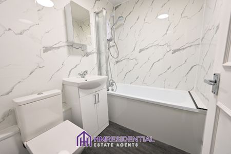 1 bedroom Apartment for rent Oakwood Court, Western Drive, Grainger Park, Newcastle Upon Tyne, NE4 8SQ - Photo 5