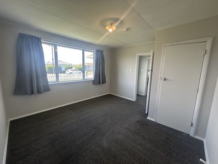 16 McLean Street, Hawera - Photo 4